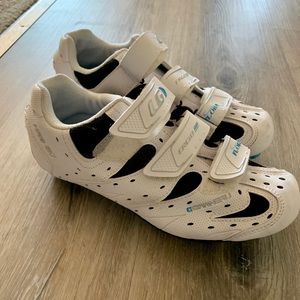 Women's Spin Shoes, Size 7 (Fits like 6.5)